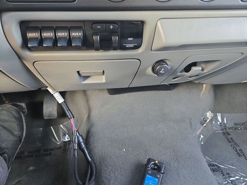 Used 2006 Ford F250 XL image 16