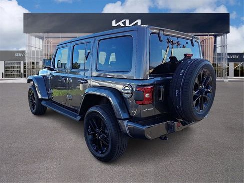 Used 2021 Jeep Wrangler Unlimited Sahara image 4