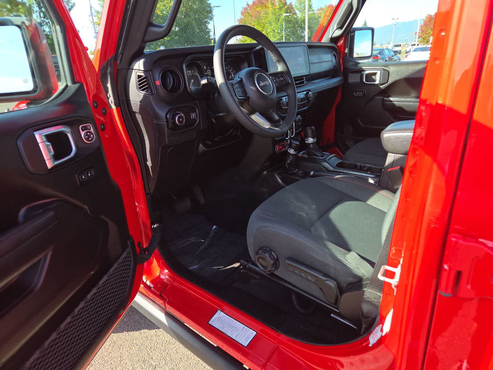 Certified 2025 Jeep Wrangler Unlimited Rubicon AWD/4WD image 10