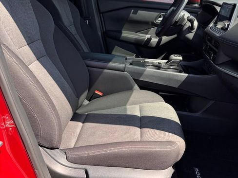 Used 2026 Nissan Rogue SV w/ Cold Weather Package FWD image 11