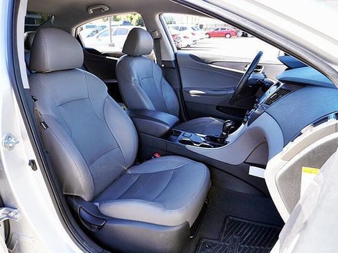 Used 2012 Hyundai Sonata Base 4dr Sedan w/ Leather Pkg image 13