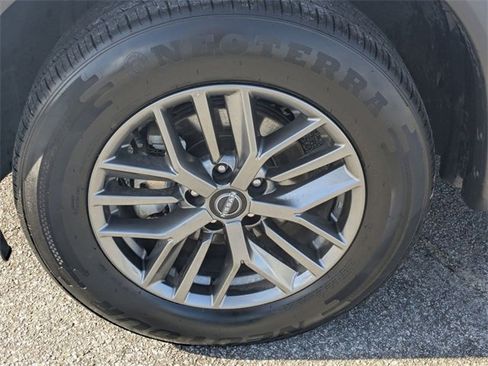 Used 2024 Nissan Rogue S image 12