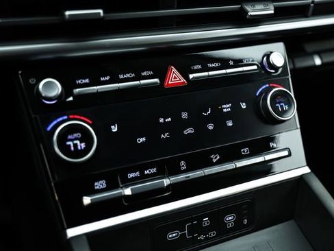 Certified 2025 Hyundai Santa Fe SEL image 39