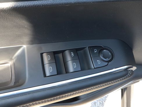 Used 2026 GMC Acadia Elevation w/ Elevation Premium Package FWD image 14