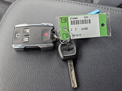 Used 2020 Chevrolet Colorado Z71 image 30