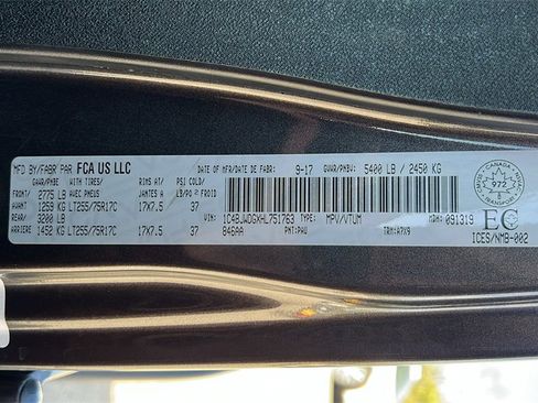 Used 2017 Jeep Wrangler Unlimited Willys image 11