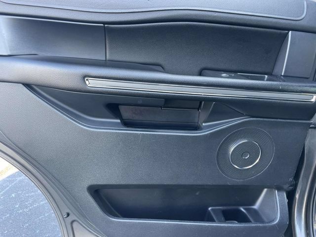 Used 2020 Ford Expedition XLT w/ Equipment Group 201A RWD image 10