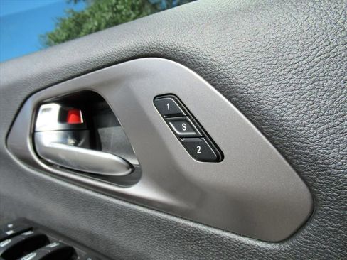 New 2026 Chrysler Pacifica Select FWD image 25