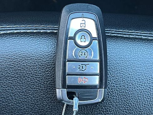 Used 2024 Ford Explorer Limited image 21