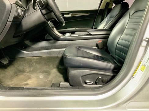 Used 2019 Ford Fusion SEL image 20