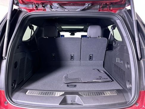 New 2025 Chevrolet Suburban High Country AWD/4WD image 27