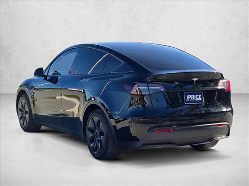 Used 2025 Tesla Model Y Long Range RWD image 5