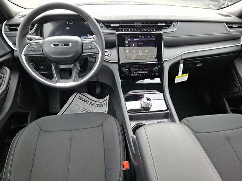 New 2025 Jeep Grand Cherokee Laredo X image 10