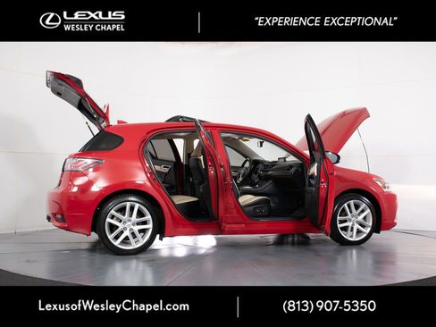 Used 2015 Lexus CT 200h w/ Navigation Package FWD image 17