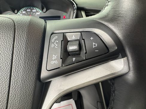 Used 2017 Chevrolet Trax LT w/ LT Convenience Package FWD image 16