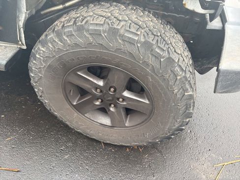 Used 2016 Jeep Wrangler Unlimited Sport image 9