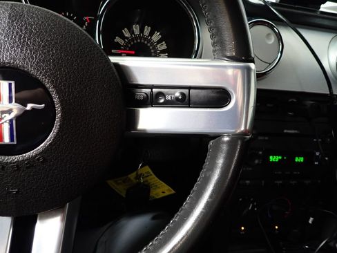 Used 2006 Ford Mustang GT Premium RWD image 25