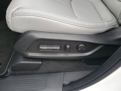 Used 2025 Honda Pilot EX-L image 18