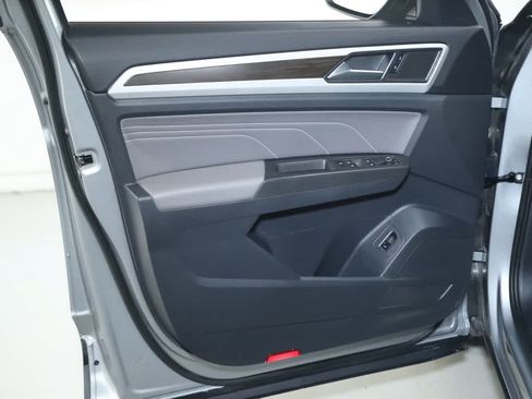 Certified 2023 Volkswagen Atlas SE AWD/4WD image 16