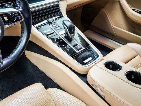 Used 2017 Porsche Panamera image 22