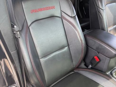 Used 2020 Jeep Gladiator Rubicon AWD/4WD image 16