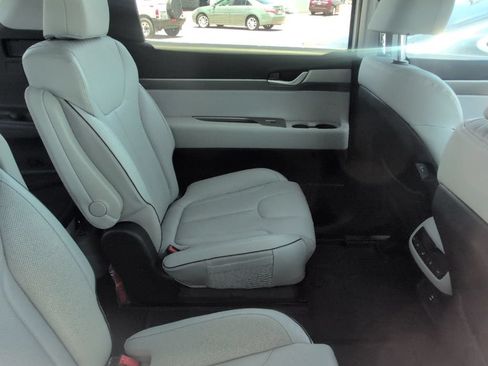 Used 2025 Hyundai Palisade SEL FWD image 11