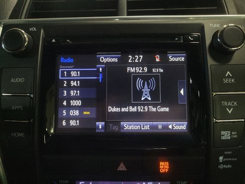 Used 2015 Toyota Camry XLE image 25