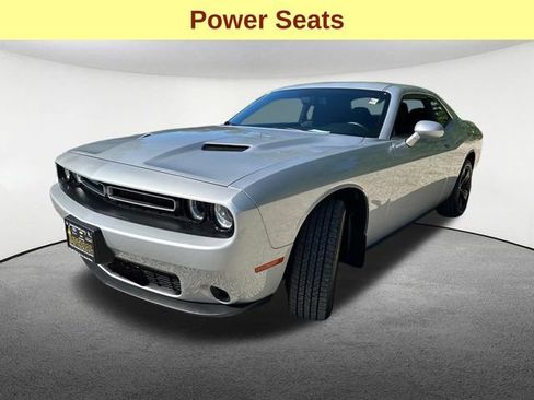 Used 2023 Dodge Challenger SXT RWD image 5