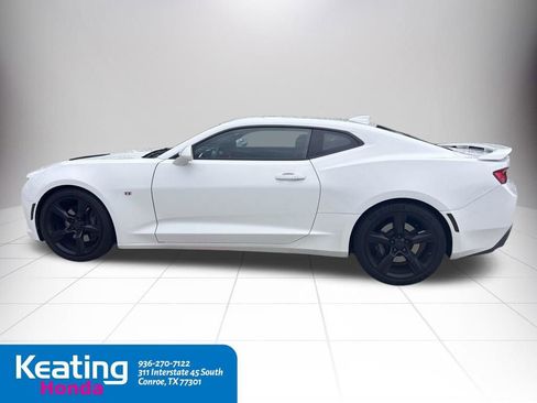 Used 2017 Chevrolet Camaro SS RWD image 10