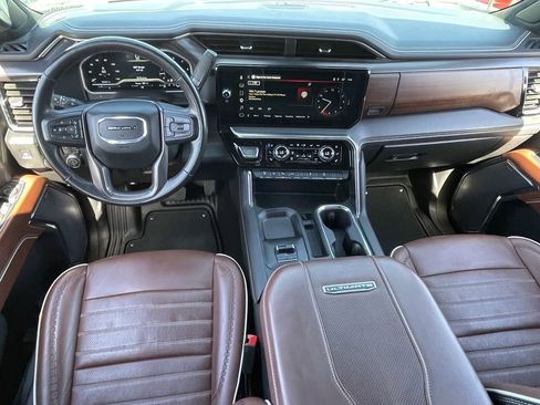 Used 2024 GMC Sierra 2500 Denali Ultimate AWD/4WD image 15
