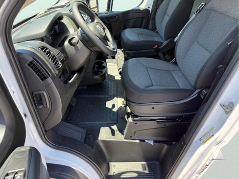 New 2026 RAM ProMaster 2500 w/ Storage Group FWD image 7