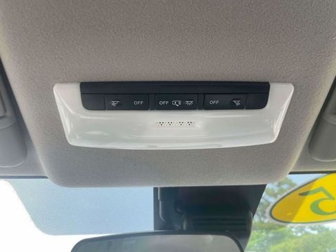 Used 2025 Nissan Versa SV w/ Trunk Package FWD image 31