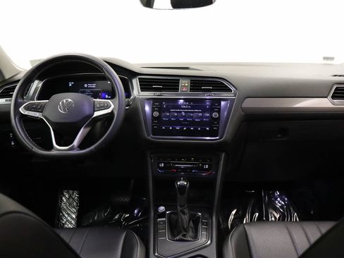Certified 2023 Volkswagen Tiguan SE FWD image 13