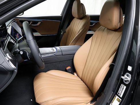New 2026 Mercedes-Benz E 450 4MATIC Sedan image 10