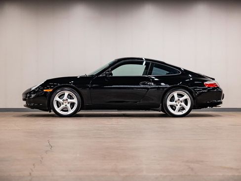 Used 2003 Porsche 911 Carrera image 2