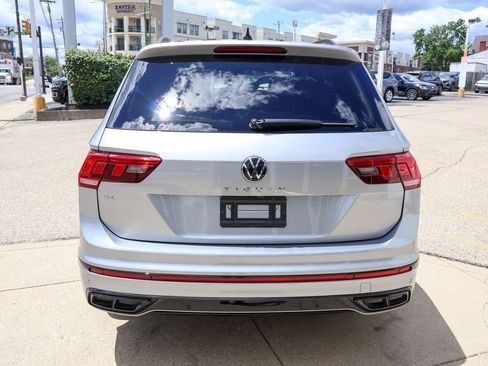 Used 2023 Volkswagen Tiguan SE R-Line FWD image 4