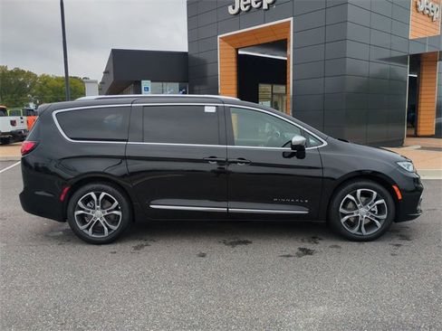 New 2026 Chrysler Pacifica Pinnacle w/ Trailer Tow Group image 3