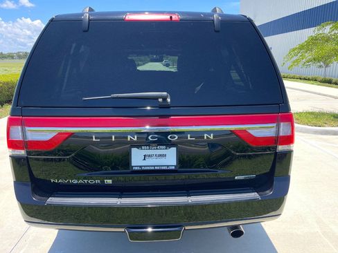 Used 2016 Lincoln Navigator L Select AWD/4WD image 5