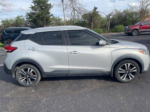 Used 2018 Nissan Kicks SV FWD image 7