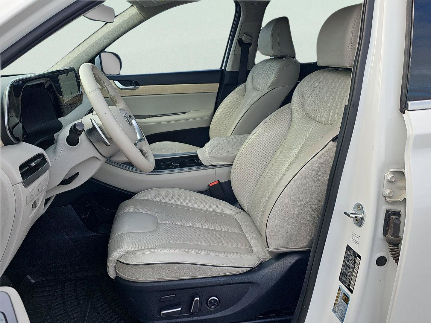 Used 2023 Hyundai Palisade Limited FWD image 13