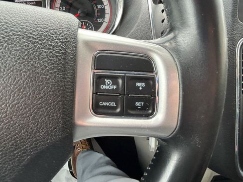 Used 2018 Dodge Grand Caravan SE w/ UConnect Hands-Free Group FWD image 18
