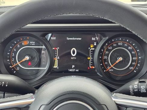 Certified 2025 Jeep Wrangler Unlimited Sahara AWD/4WD image 25