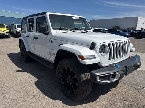 Used 2023 Jeep Wrangler Unlimited Sahara w/ Cold Weather Group AWD/4WD image 3
