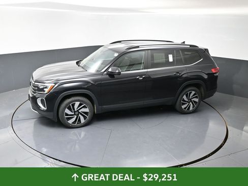 Used 2024 Volkswagen Atlas SE image 44