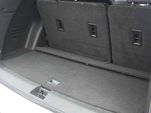 Used 2023 Chevrolet Traverse High Country image 10