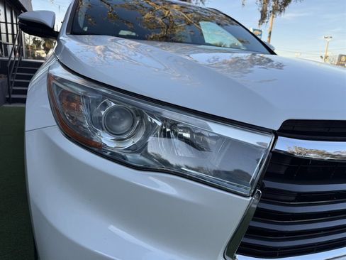 Used 2016 Toyota Highlander Limited image 9