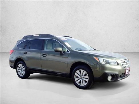 Used 2015 Subaru Outback 2.5i Premium image 6