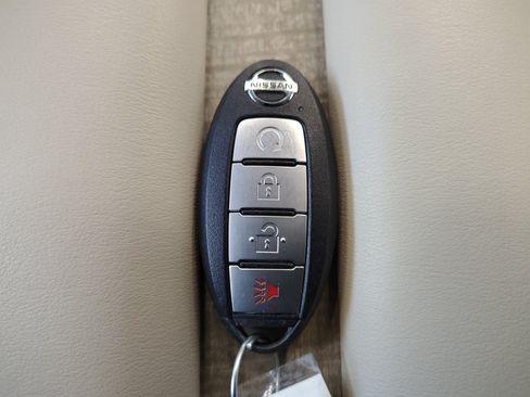 Used 2020 Nissan Murano SV w/ Premium Package FWD image 30