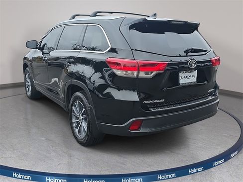 Used 2017 Toyota Highlander XLE image 8