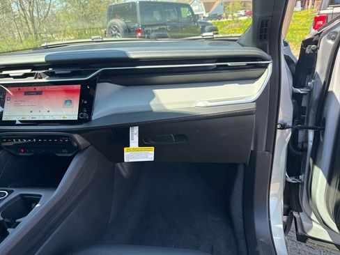 New 2026 Jeep Cherokee Limited AWD/4WD image 27